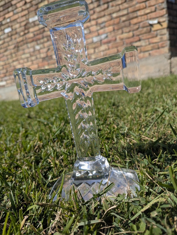 SOLID GLASS CROSS STANDS 10×6" HOME DECOR