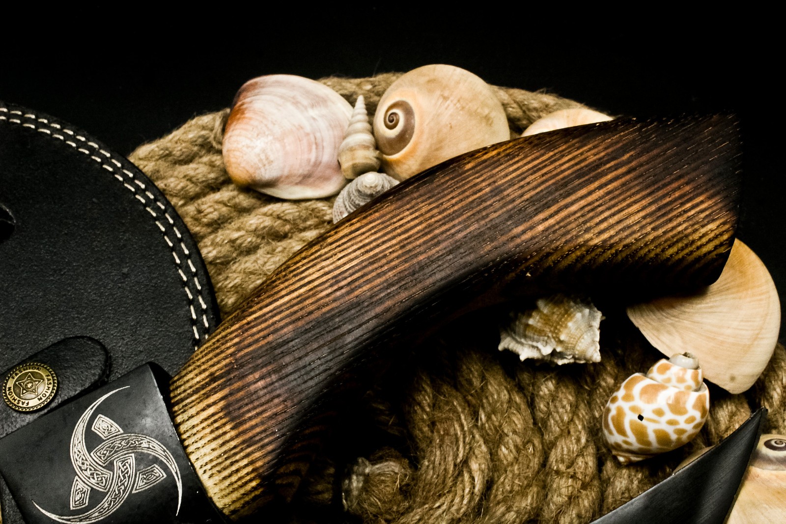 SK124 Custom Handmade Powder Coated Blade Viking Pizza Axe | Pizza Cutter Axe