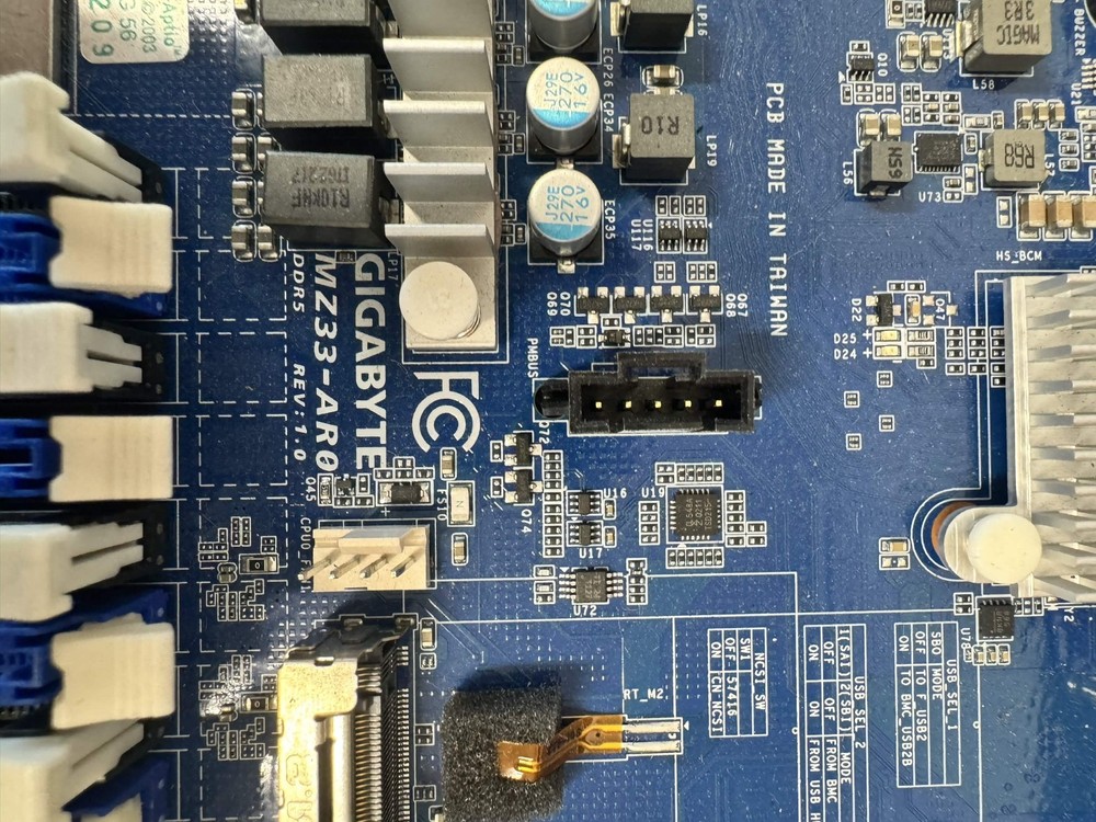 Gigabyte MZ33-AR0 Server Motherboard