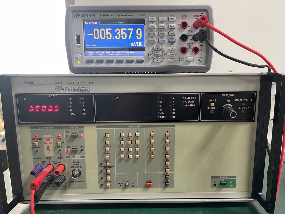 Fluke 5100A Calibrator (Front panel updated To 5100B Series Specifications)_5022