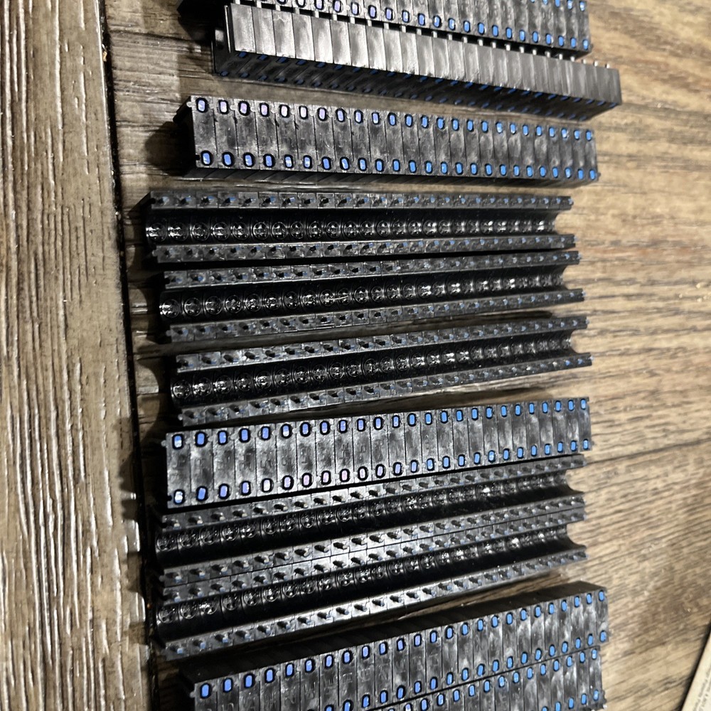 RB-2 Value Strip Cable Clips 325 total clips