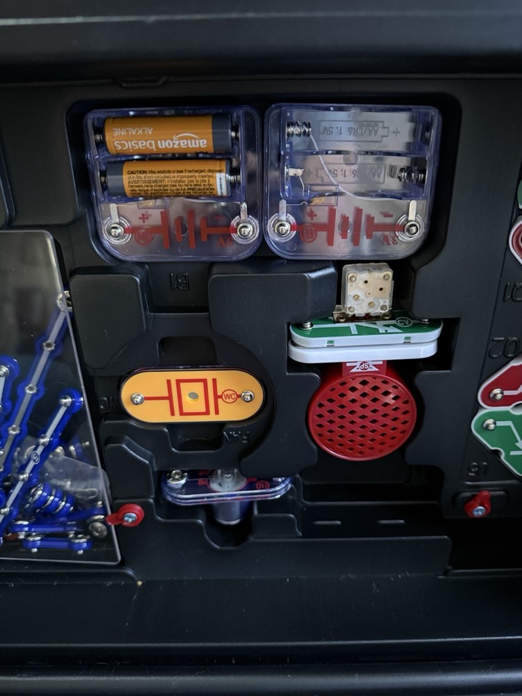 Snap Circuits by Elenco SC-750R Basic Electricity & Electronics