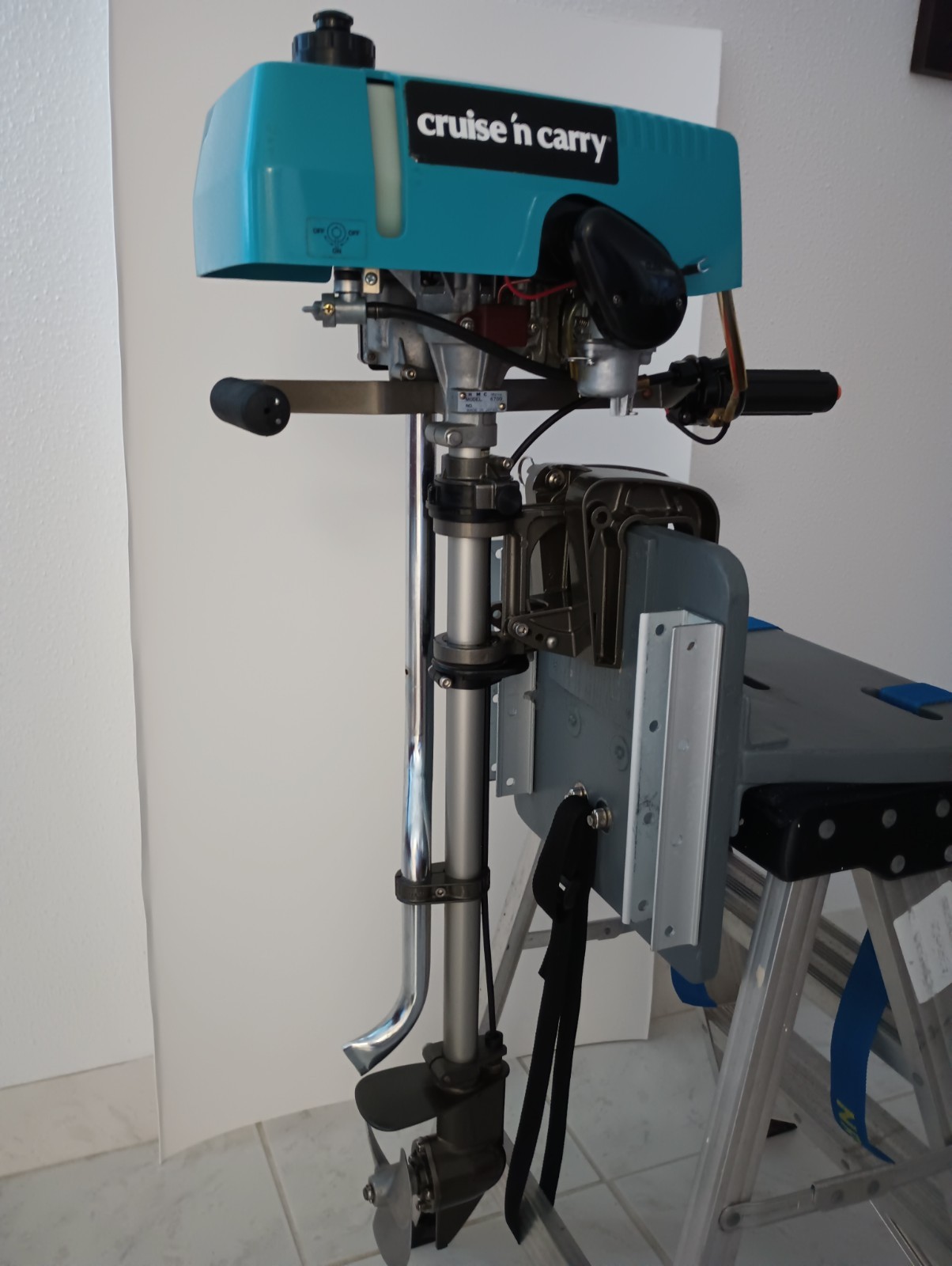 2.7hp cruise n carry outboard