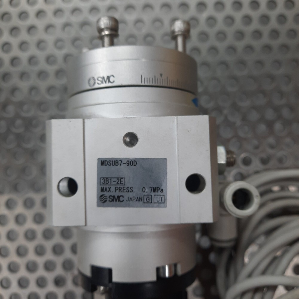 SMC MDSUB7-90D Rotary Cylinder Actuator with Table and Cables