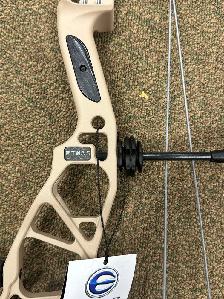 Elite Ethos RH 65 LBS Compound Bow