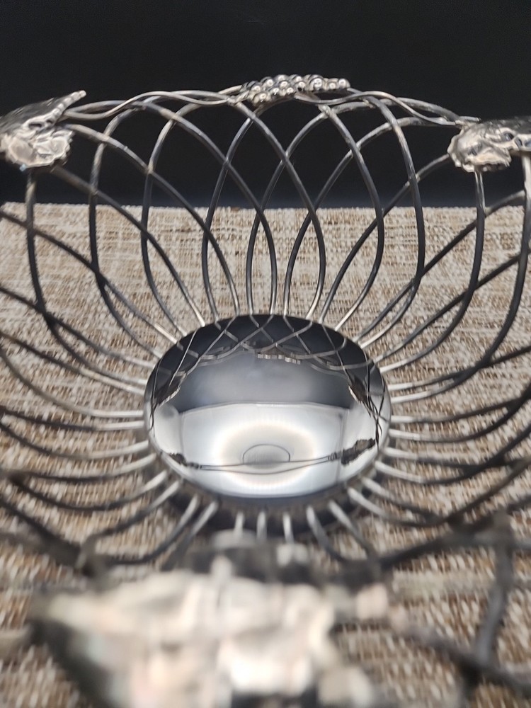 Vintage GODINGER SILVER PLATED Heavy Weighted Hinged Basket w/ Grapes & Leaves