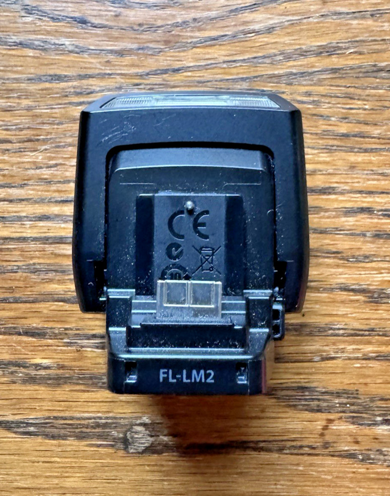 Original Olympus FL-LM2 Flash for select OM-D & Pen Micro 4/3 Cameras UNTESTED