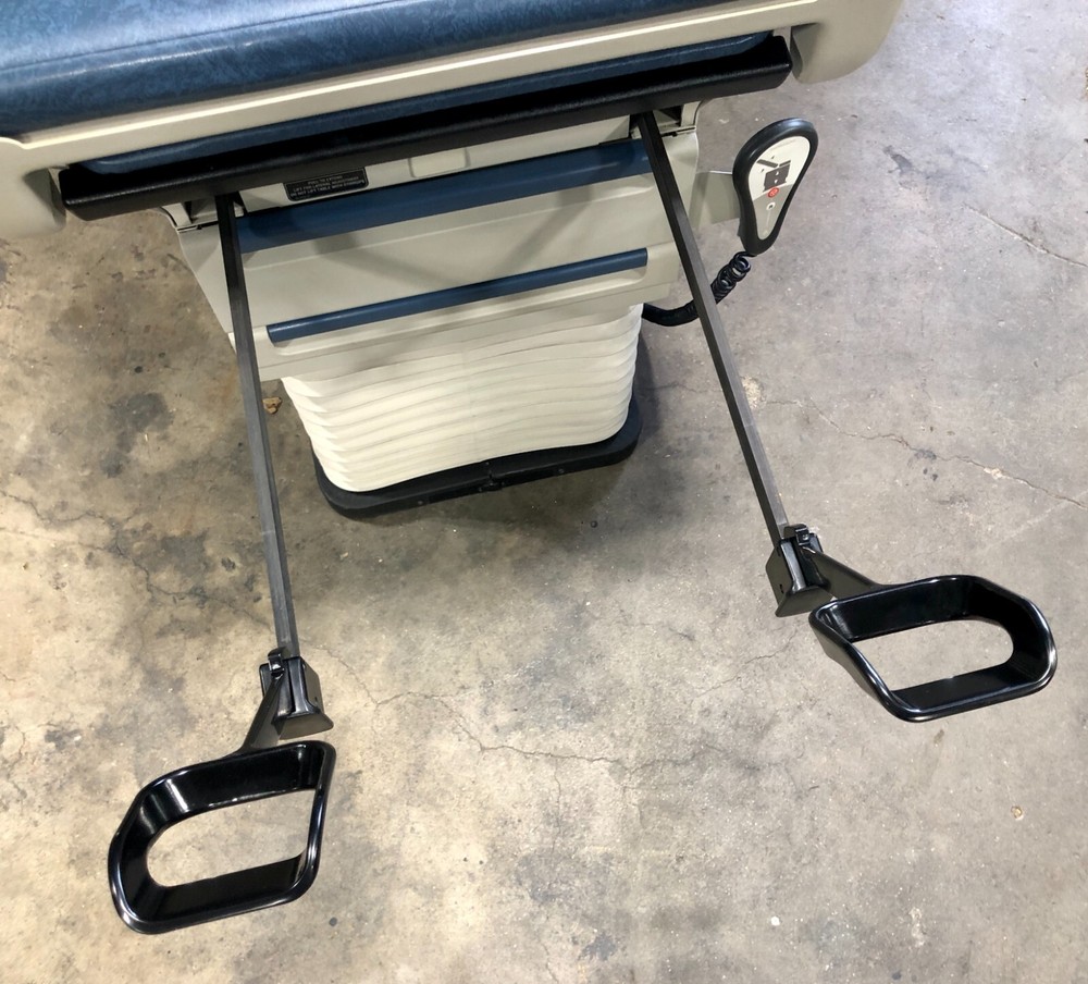 Midmark 405 Barrier Free Power Exam Table with Hand Controller