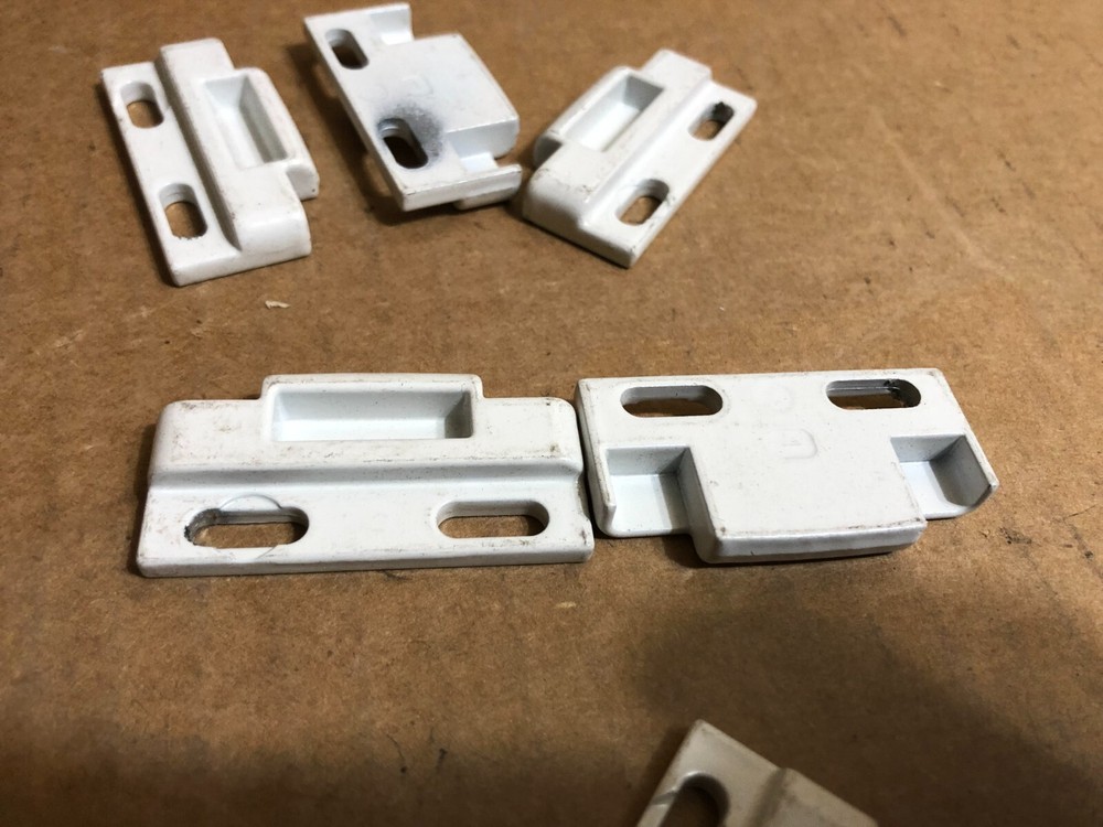 175x C10000FMK Surface Fixed Striker Single Hung Horizontal Slider Window lock