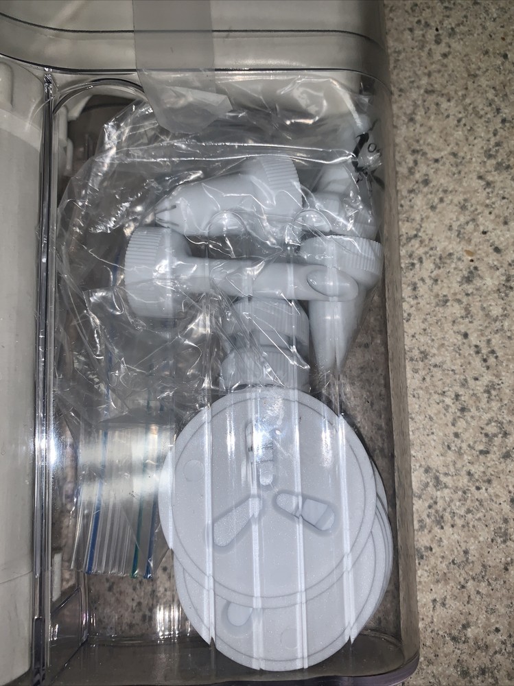 18 Piece Cookie Gun and Decorator Set