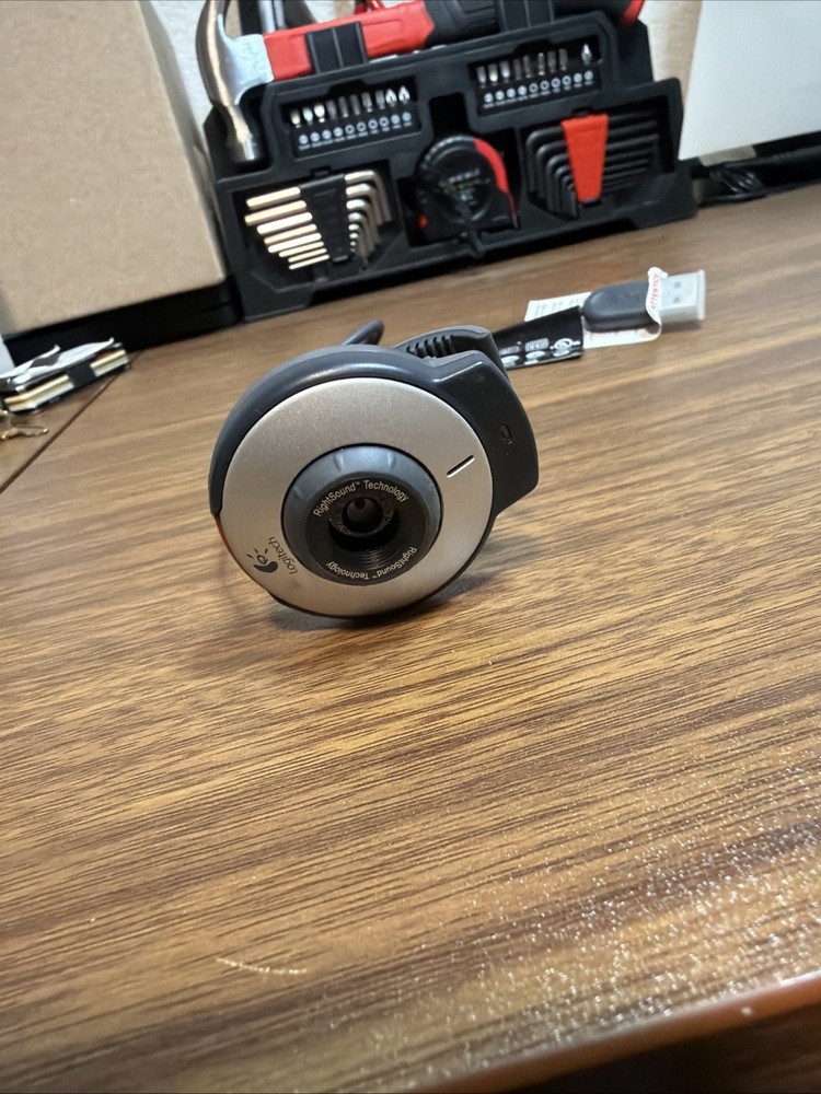 Logitech Webcam With Microphone Web Camera V-UBS47.    Eb