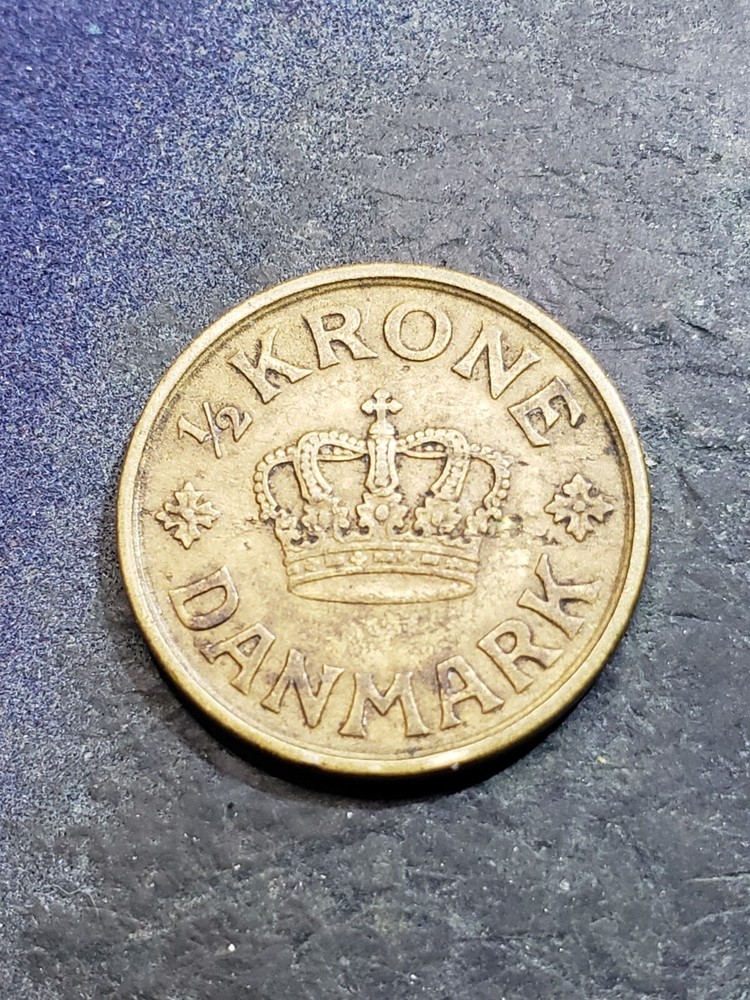 1924 Denmark 1/2 Krone Coin