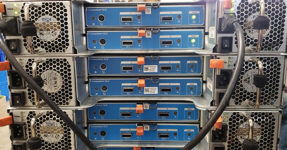 Dell Compellent SC200 - 3.5in [12] Drive Bay SAS Storage Array No HDDs