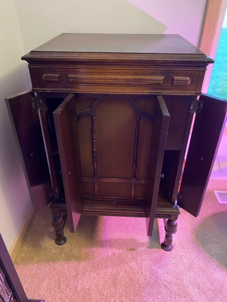 victrola record player antique