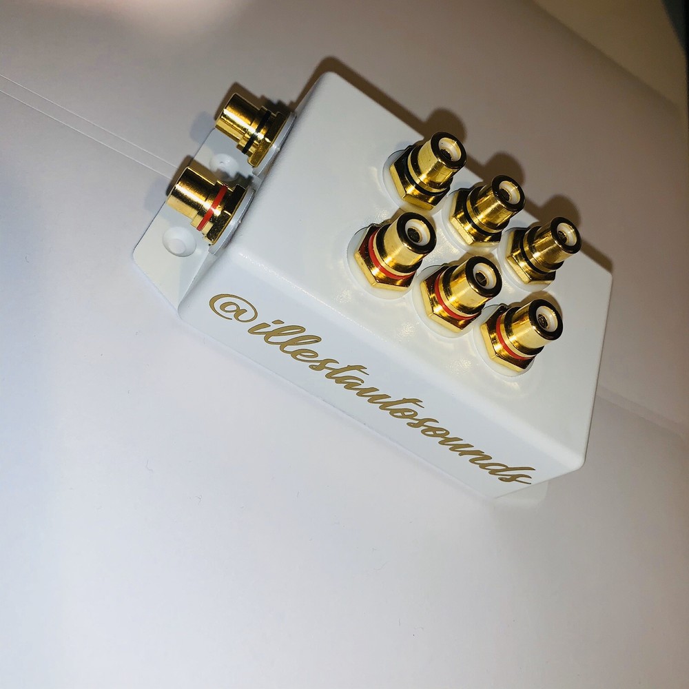 rca distribution block 1-3 rca splitter In White