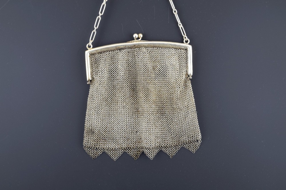 Silver mesh bag, 19th century.