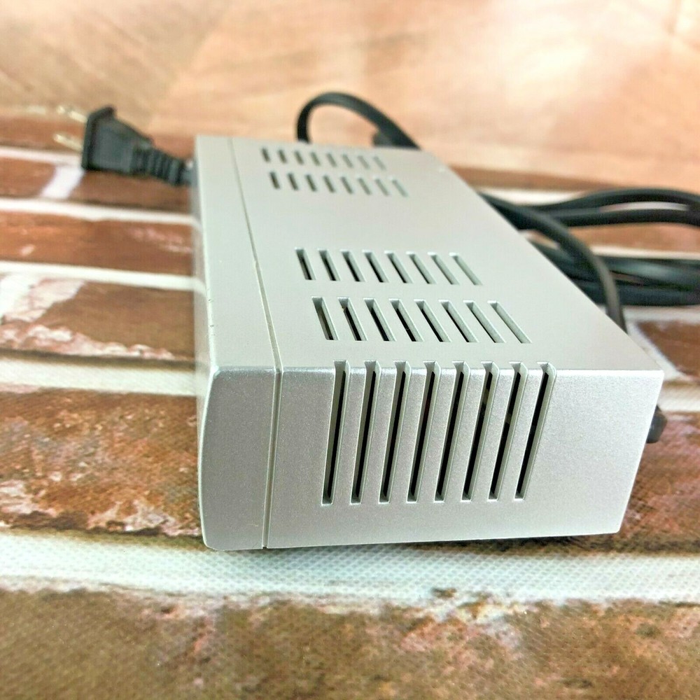 D-Link DE-824TP 10 Base T Ethernet Hub Used