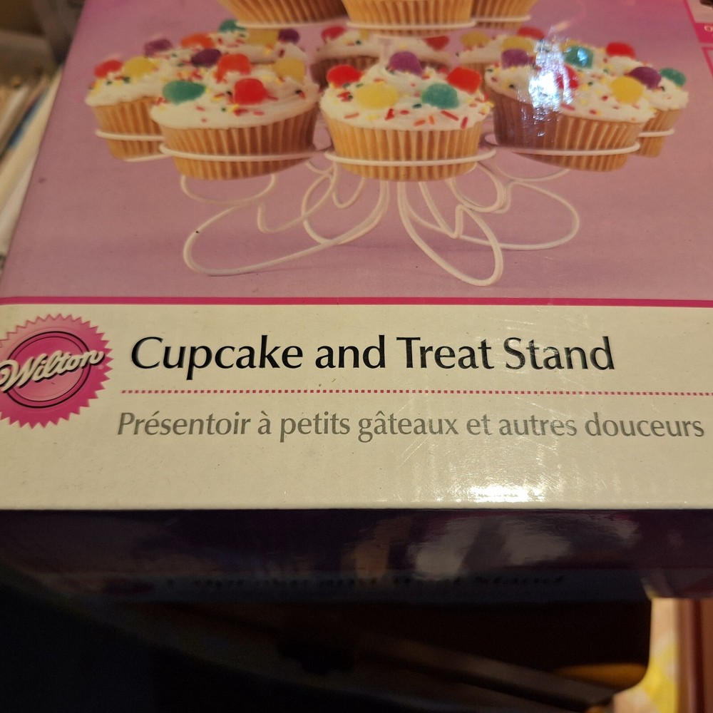 Wilton cupcake stand