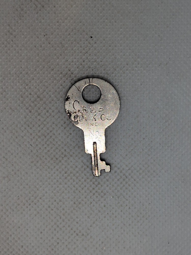Crest Lock Luggage Key. No Stamping