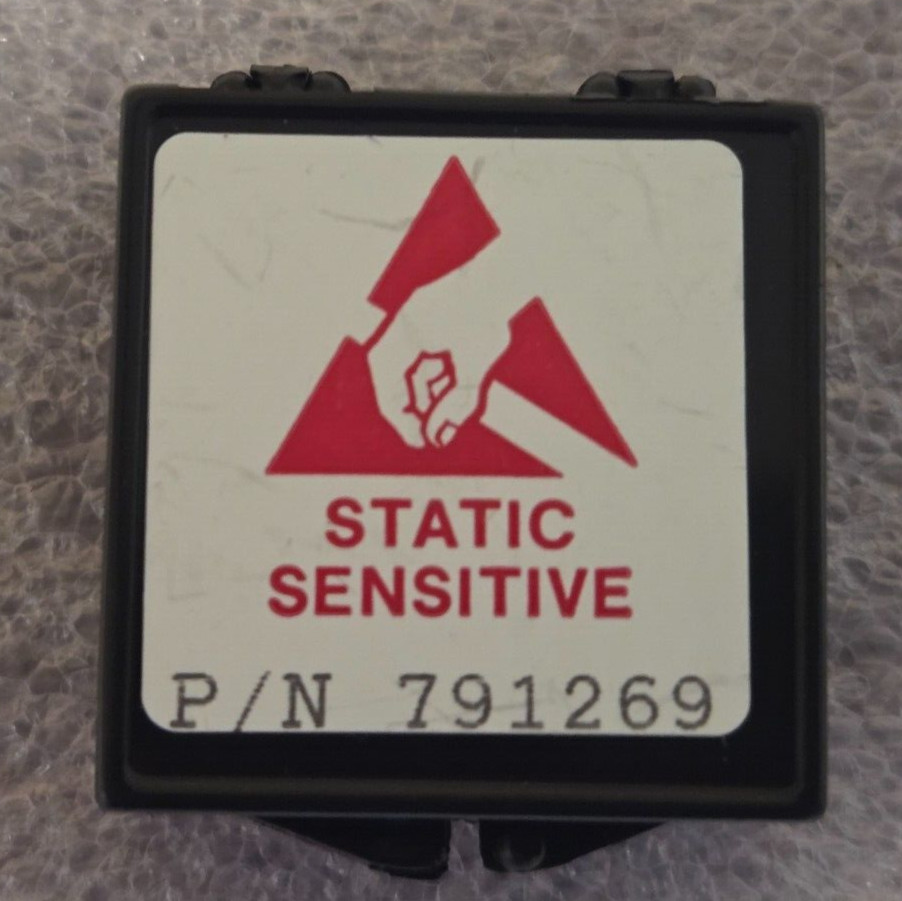 '1 PIECE' - PN# 683052, 791269 - FLUKE - IC CHIP, MICROCIRCUIT DIGITAL