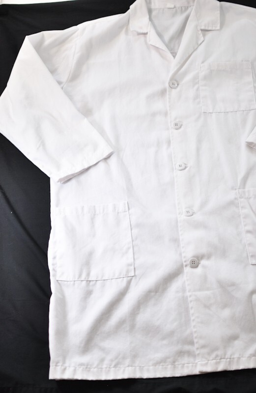 unisex Talvania white lab coat size large pockets & big button cotton/polyester