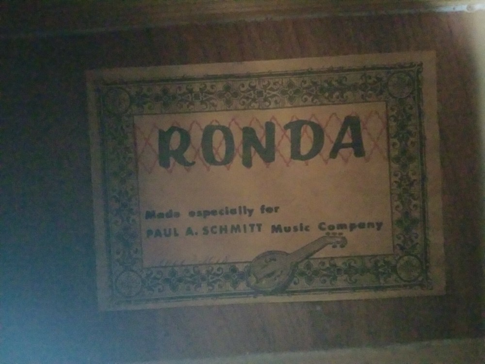 Ronda Classical Nylon 6 string guitar