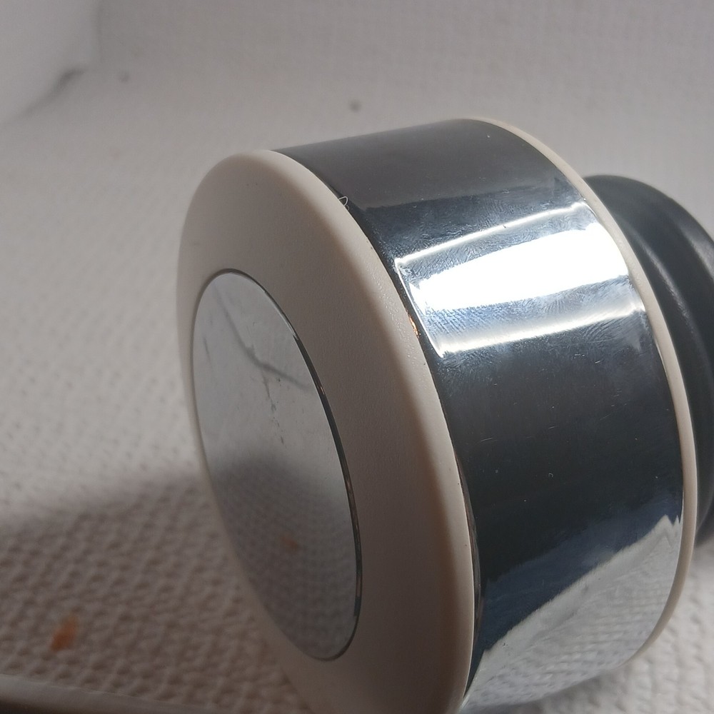 Shake Weight, a specialized dumbbell designed for strength training