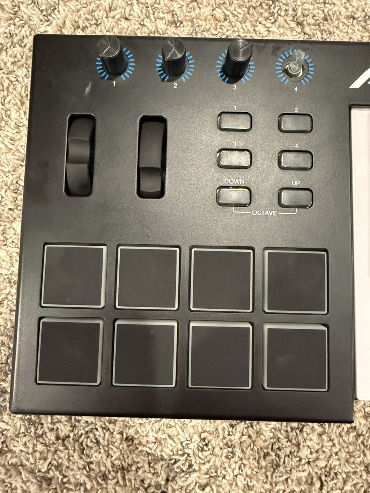 Alesis V25 25-Key USB MIDI Keyboard Controller w/ Pads & Knobs (No PWR Cord)