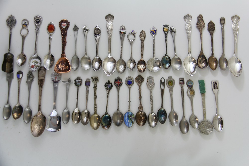 40x SOUVENIR SPOONS FLATWARE SILVERPLATE LOT VINTAGE CRAFT REUSE REPURPOSE
