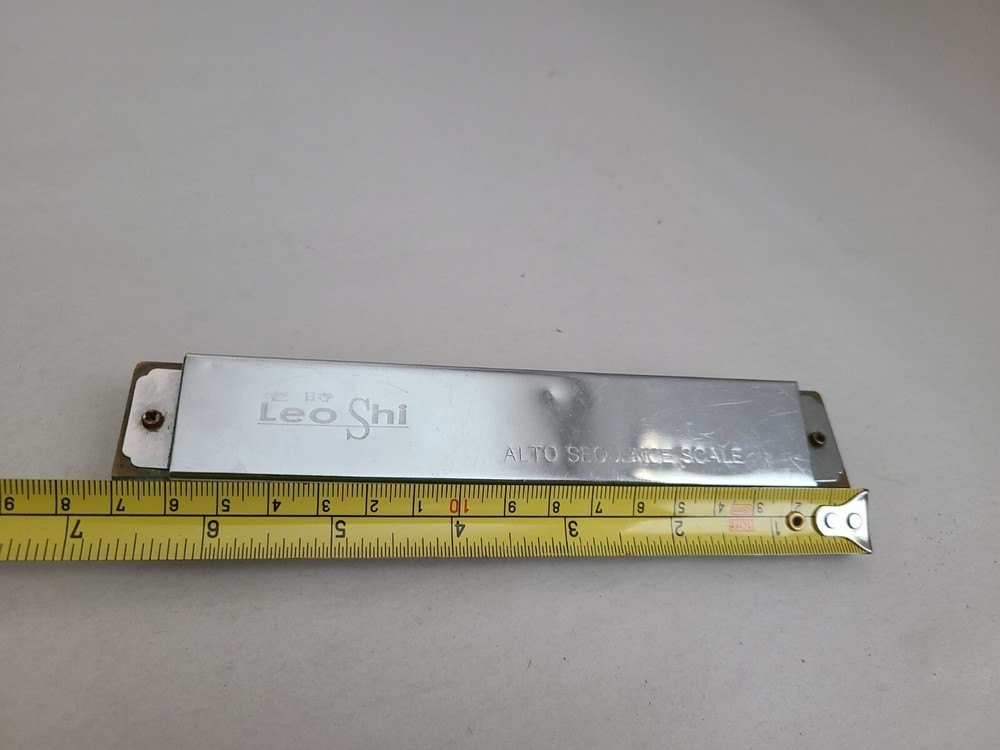 Rare LEO SHI ALTO SEQUENCE SCALE 22 Holes Harmonica, works