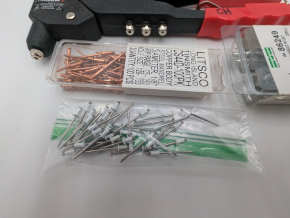 Arrow RHT300 & RL100Heavy Duty Rivet Gun ToolS + RIVETS