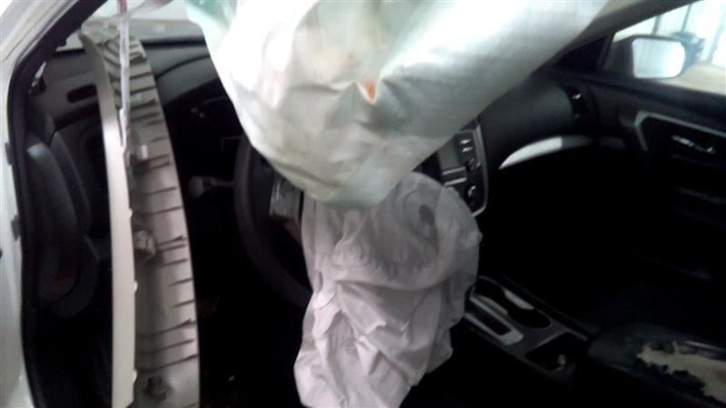 ALTIMA 2016 High Mounted Stop Light 1044314241