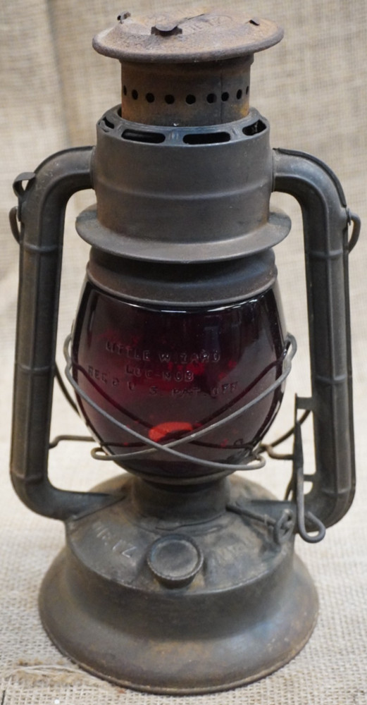 Dietz Little Wizard Lantern Red Globe
