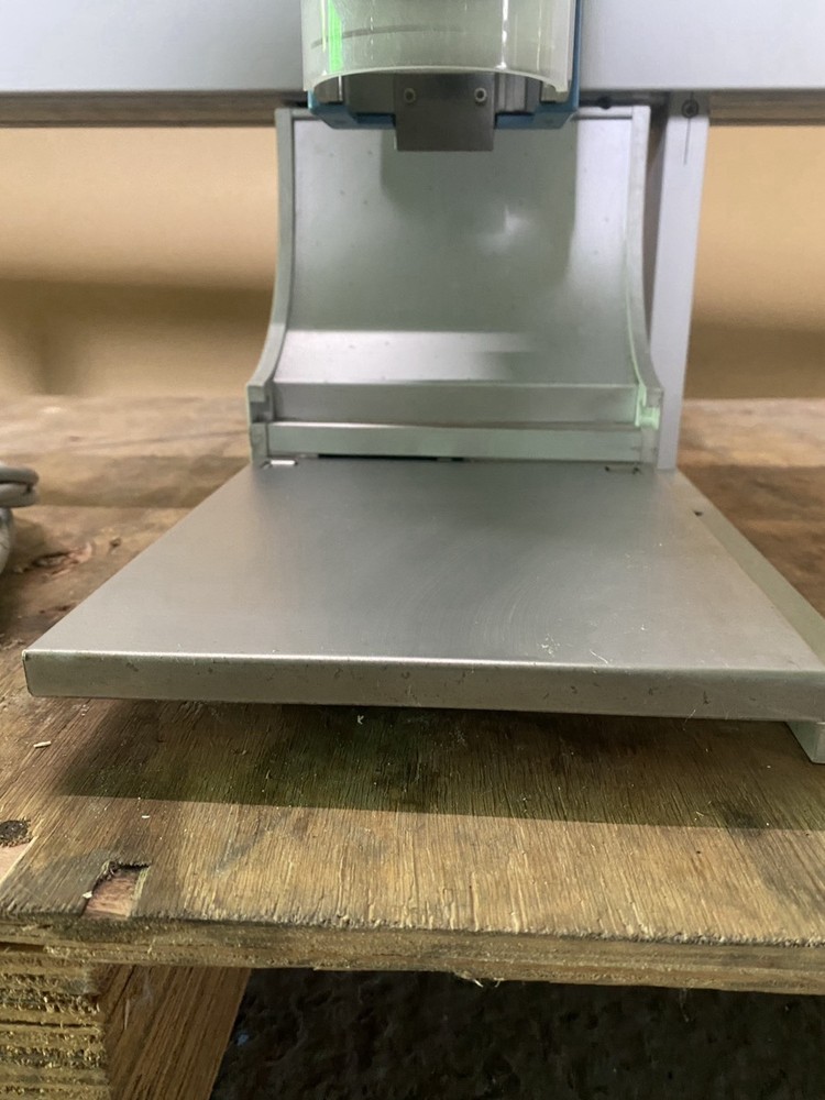 Thermo TriPlus AS Autosampler – w/ Cables, Cracked Cover Panel, Untested