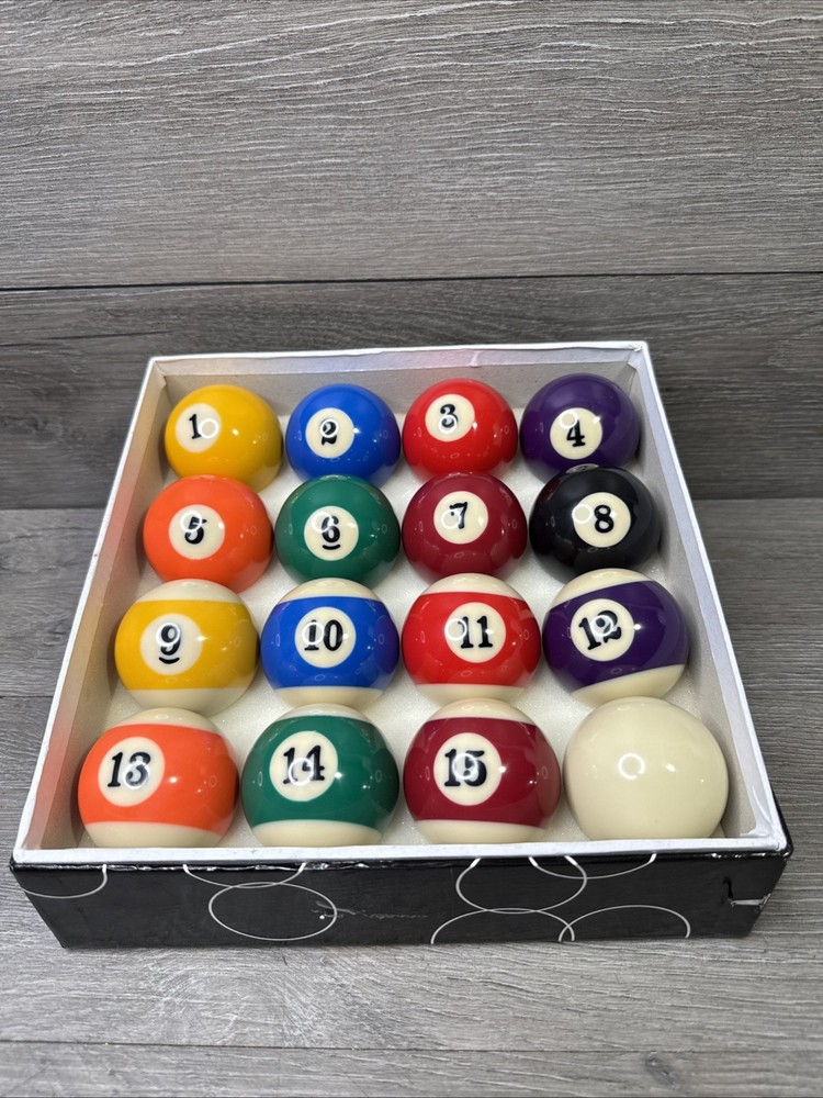 PROFESSIONAL POOL BALL SET ---NEW