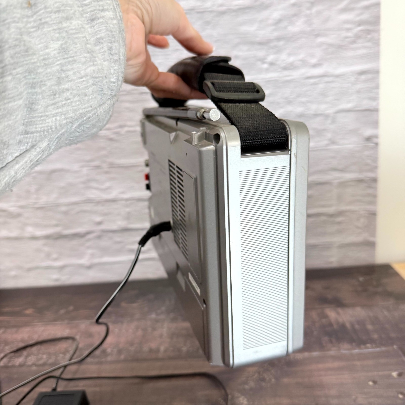 VTG Grundig S350 Short Wave Portable Field Radio AM/FM Built-in Speaker Silver