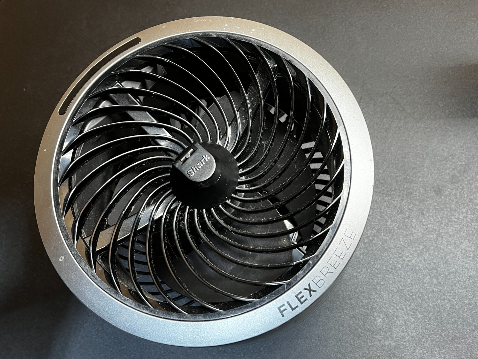 Shark FlexBreeze HydroGo FA052 Misting Portable Fan Gray Corded/Cordless 5 Speed