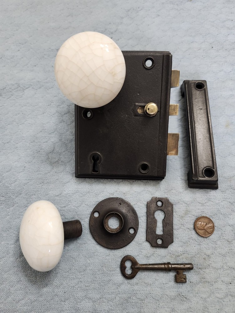 R & E Interior Beveled Edge Rim Lock RH