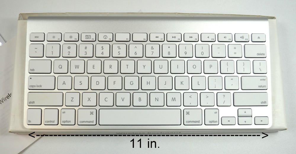 APPLE Wireless Keyboard - Bluetooth Technology MC184LL/A