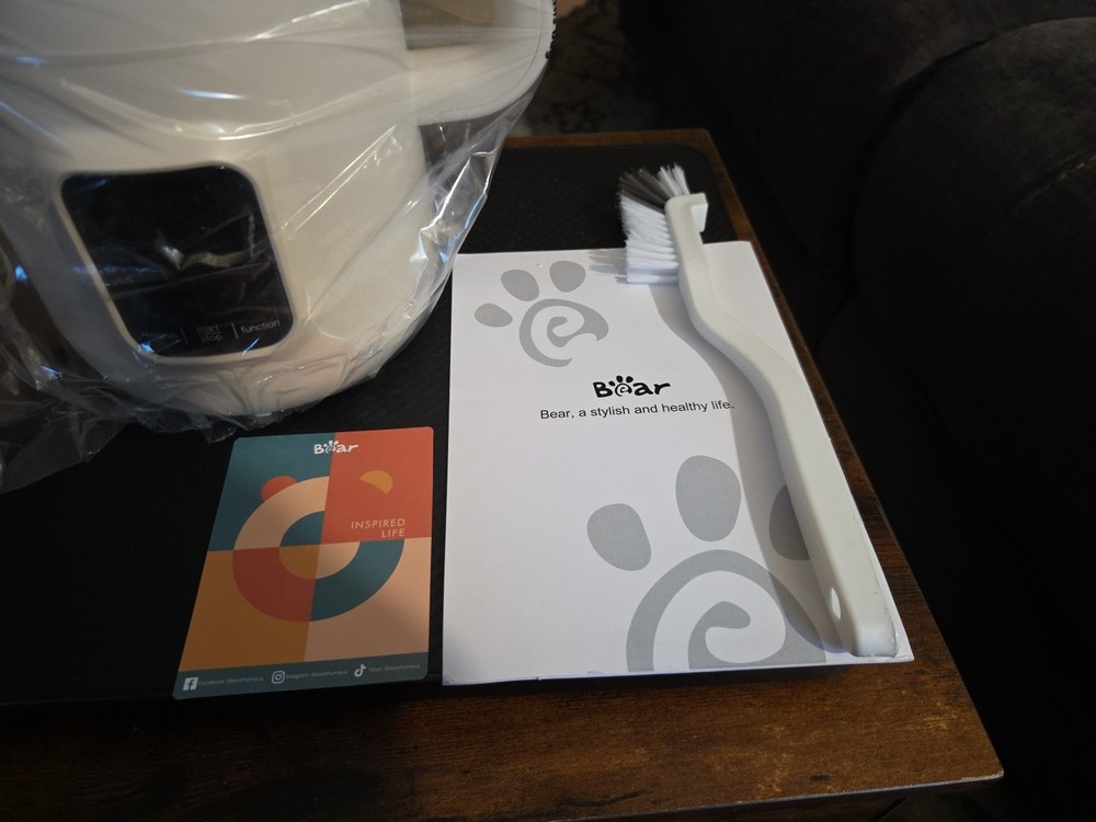 NIB - BEAR Nut Milk Maker model # DJJ-E08R1 - BEIGE