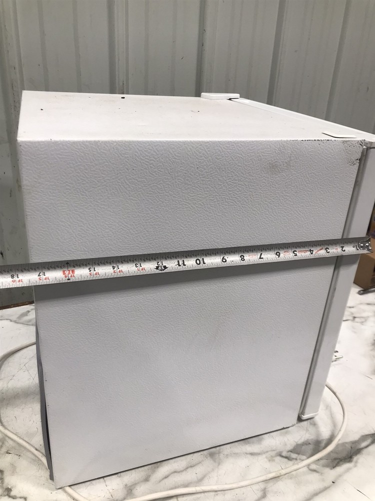 Kenmore mini fridge refrigerator