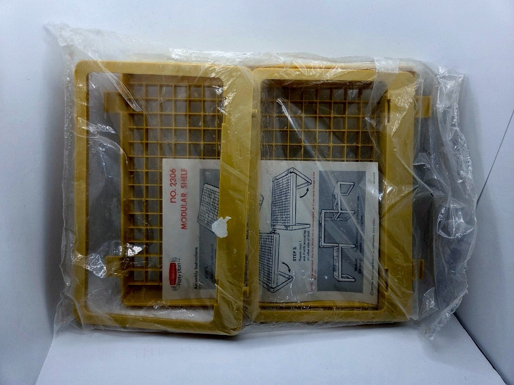 Vintage 1977 Rubbermaid modular shelf 2306 Part Plan Yellow / tan
