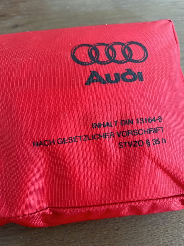 AUDI FIRST AID KIT 13164-B Mostly New