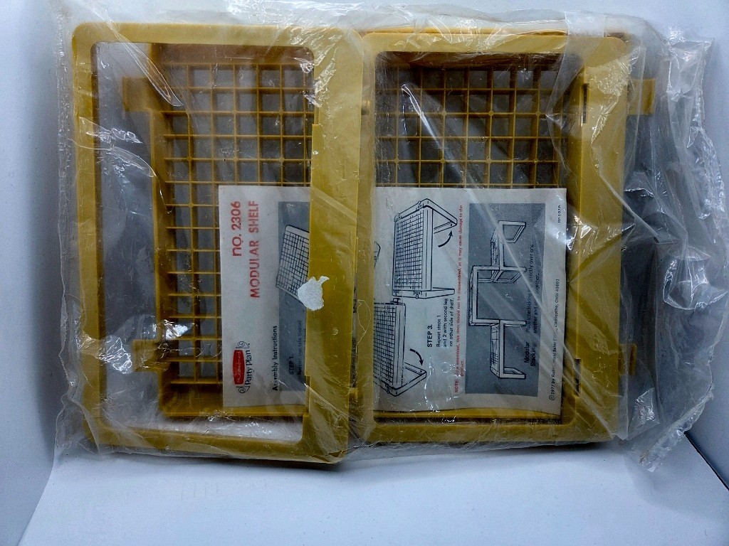 Vintage 1977 Rubbermaid modular shelf 2306 Part Plan Yellow / tan
