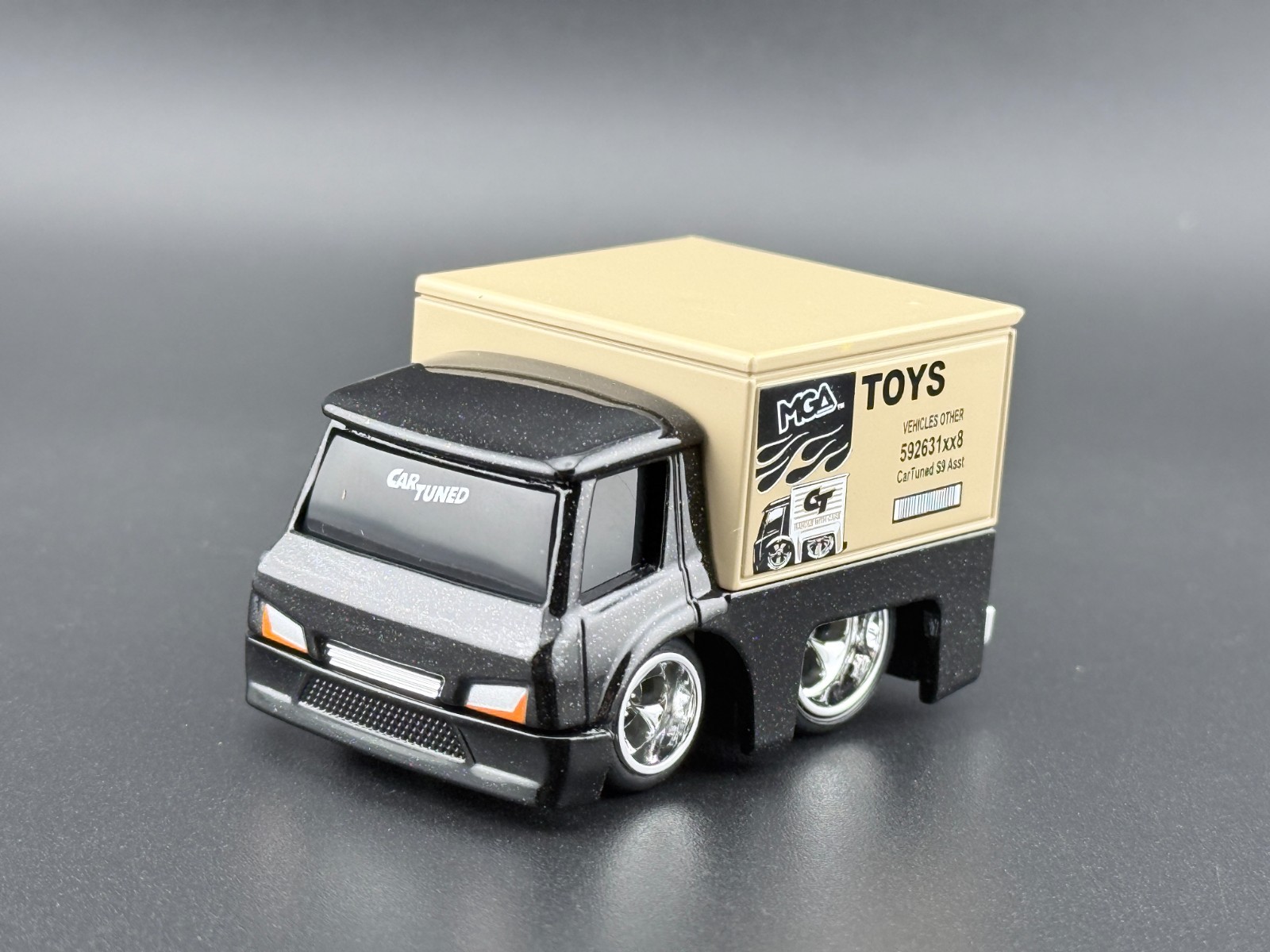 Cartuned CT Box Truck (Customs) Series 9 Mainline 2026 1/64