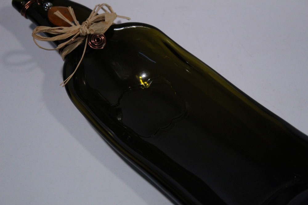 Wine Bottle Snack-n-Serve