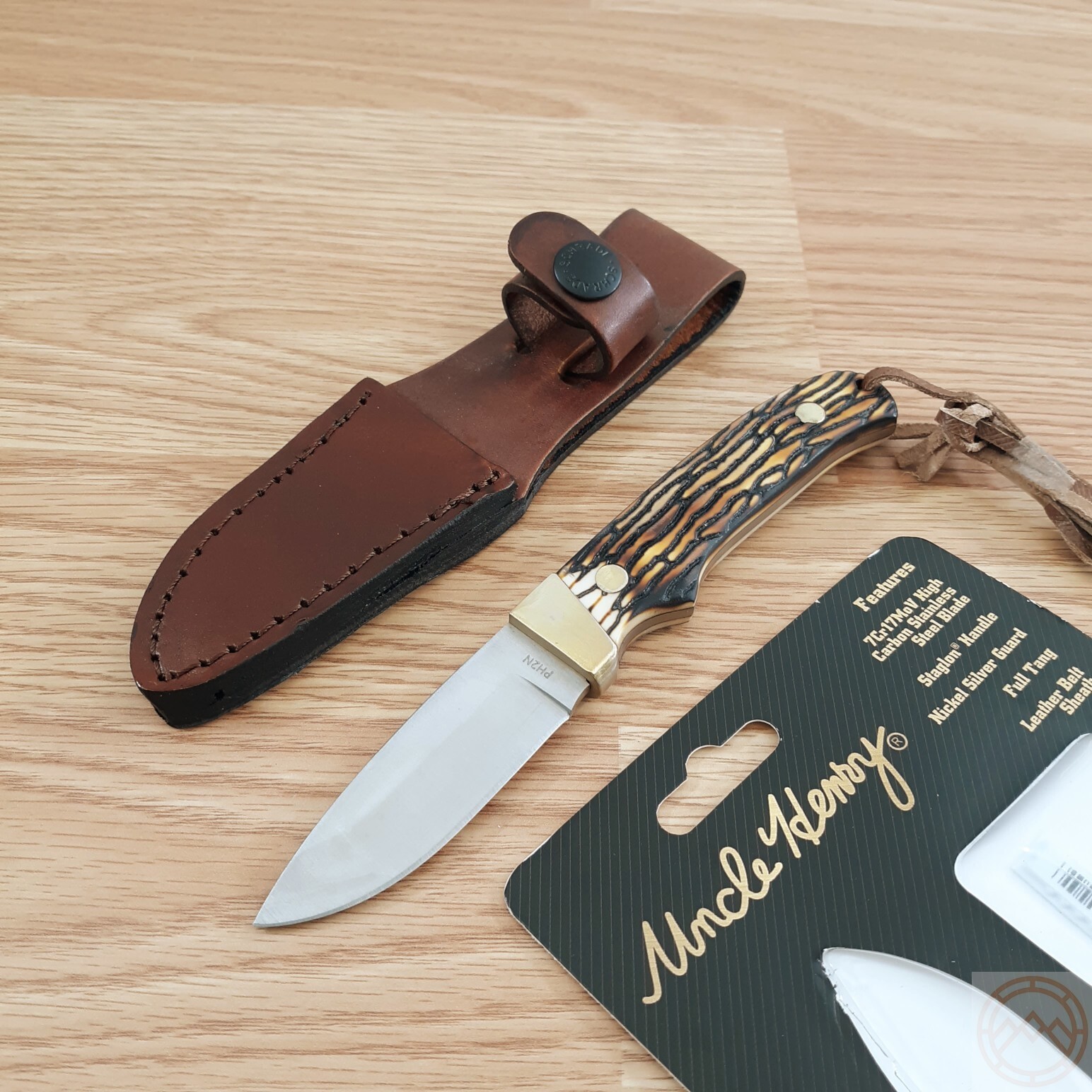 Schrade Hunter Fixed Knife 2.75" 7Cr17MoV Steel Full Tang Blade Staglon Handle