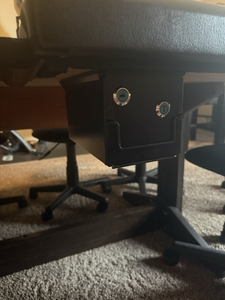Professional Poker Table With Automatic Shuffler