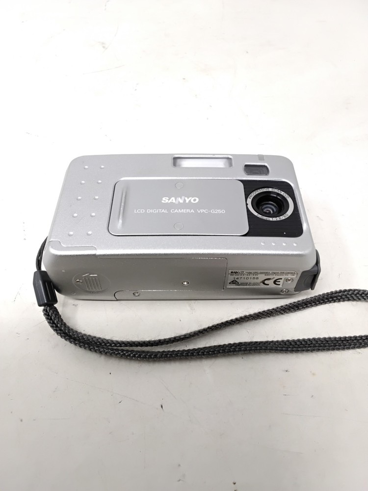 Sanyo LCD Digital Camera (VPC-G250) - Silver - Spares & Repairs