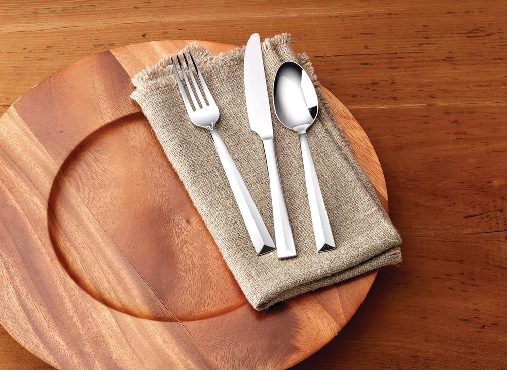 Moxie 20 Piece Flatware Set